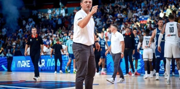 斯洛文尼亚主帅质疑判罚 东契奇:这辈子没遇过这种事