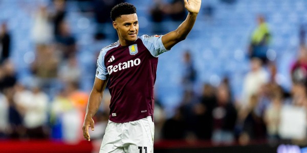 镜报：曼联和维拉谈过拉什福德&amp;沃特金斯互换，现在曼联仍关注他