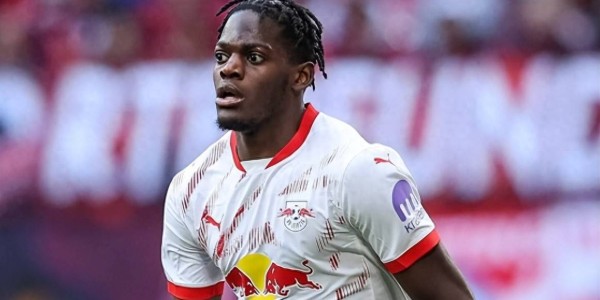 22岁德甲后防帝星横空出世法国新一代希望之星3大欧洲豪门疯抢