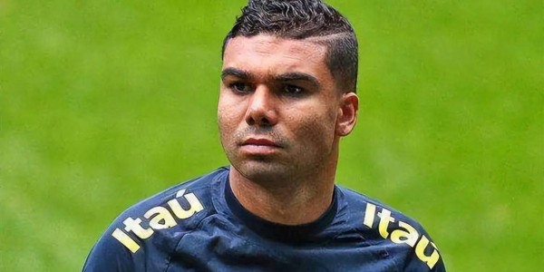 当初卡塞米罗和队友复盘，无人理会之后，就应该明白曼联的状况