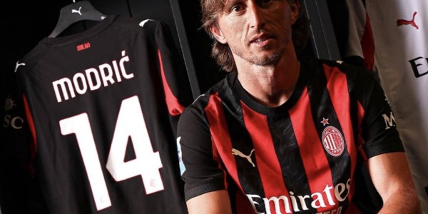 AC米兰正式签约39岁莫德里奇，五位巨星相继离开皇马加盟米兰养老