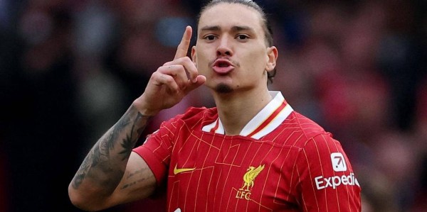 26岁利物浦锋线悍将加盟沙特联豪门引发热议，球迷感叹C罗面临挑战