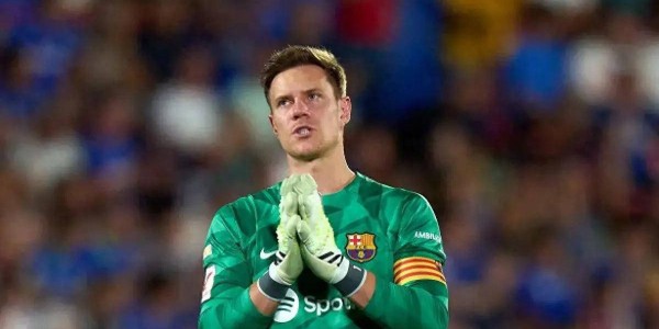 英雄迟暮！特尔施特根应重新考虑与巴萨的抗争