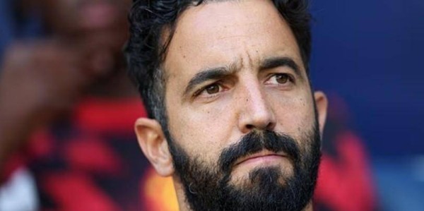 阿莫林满意曼联“夺冠”表现：新援“老詹”表现不错但需自律，塞斯科是答案