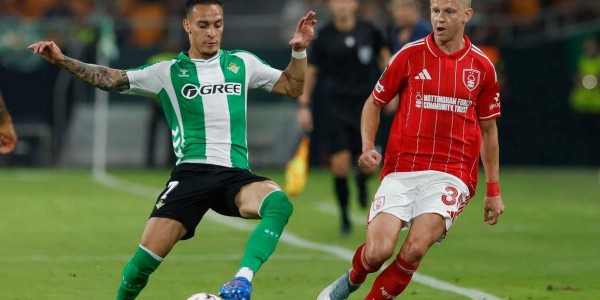 安东尼25岁大爆发，助攻破门绝平+获9分MVP，表现太出色