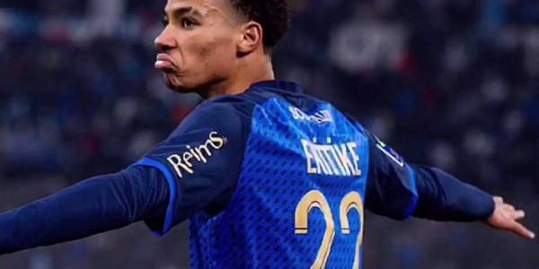 哲凯赖什只把曼联当备胎，阿莫林转向德甲中锋！姆贝莫B计划曝光