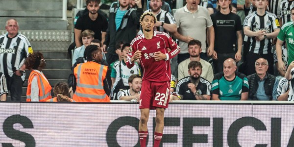 曼联又买错了？埃基蒂克3球1助约克雷斯2球 舍什科还没首发