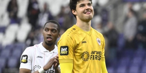 罗马诺：如果曼联决定今夏签门将，23岁的拉门斯是主要选择之一