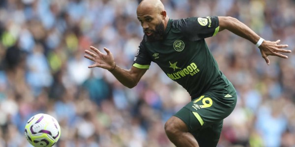 曼联门将危机：奥纳纳伤停揭露阵容深度隐患，红魔赛季前景堪忧