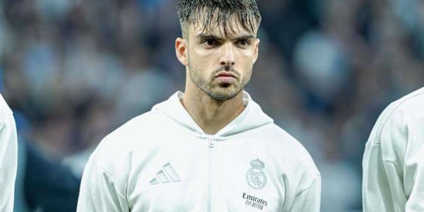 库尔图瓦怒斥队友！犯错两次，踢球不智