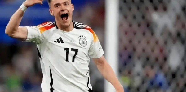 德甲最贵1.5亿欧！19岁维尔茨投奔红军，他爸妈比经纪人还狠？