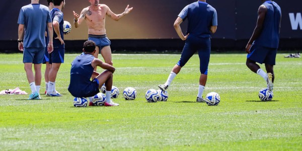 皇马门将库尔图瓦怒怼西甲主席：球员休息权为何屡被忽视？