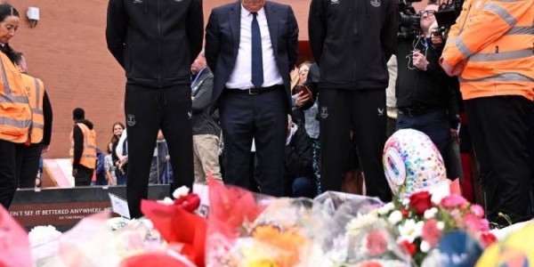 埃弗顿派代表到安菲尔德吊唁若塔，利物浦官推表示感谢