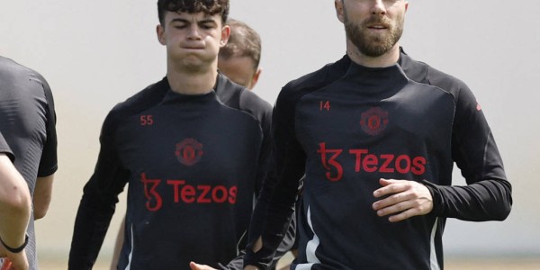 突发！曼联官宣10人下岗，三届英超冠军+4000万先生均遭清洗，重建风暴来袭？