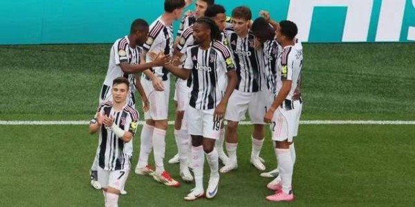 尤文世俱杯4-1大胜！伊尔迪兹梅开二度称雄，球迷点赞无数