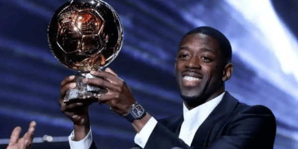 登贝莱首夺金球泪洒现场，姆巴佩祝贺背后，足坛格局要变了吗？