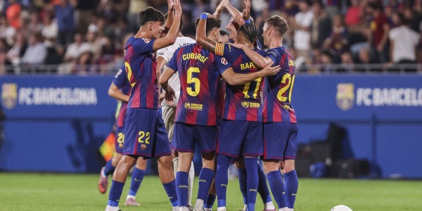 西甲-三人梅开二度莱万拉菲替补双响 巴萨6-0瓦伦西亚