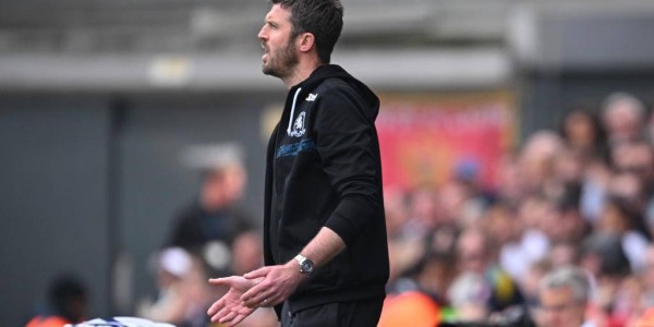 罗伊·基恩怒批曼联“马戏团”：卡里克与教练组资历遭质疑，德比前夜悬念难平