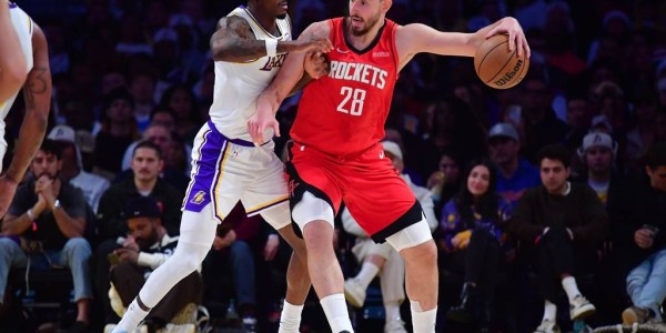 圣诞大战-杜兰特25分詹姆斯18分 火箭大胜湖人