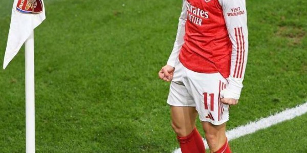 马丁内利超神带不动马杜埃凯，点球大战9-8水晶宫，阿森纳4线争冠