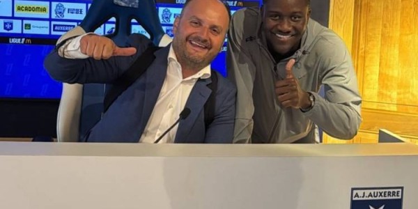 罗马诺：奥斯曼刚刚签署转会合同，正式从布莱顿租借加盟欧塞尔