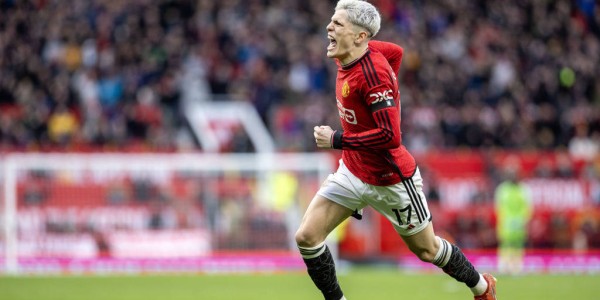 那不勒斯认为曼联影响加纳乔发挥 愿出4500万镑解救他