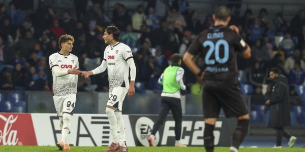 老兵不死！瓦尔迪赛前领取意甲11月最佳球员奖杯，38岁依然闪耀