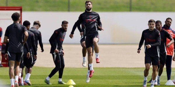 曼联绿灯放行！布鲁诺·费尔南德斯或将迎来重大位置调整