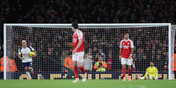 梦想成真的蓝调——埃贝切希·伊泽尔的阿森纳情缘