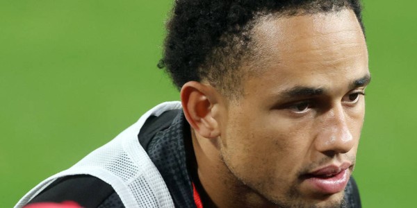 佳夫转会纽卡斯尔：米兰后卫的欧冠梦想之路