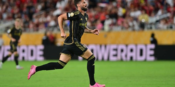 38岁吉鲁美国失意归来！3百万年薪仅进5球，重返法甲能否逆袭？