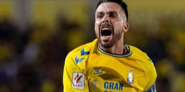 抗癌英雄！西甲前名将宣布成功复出：3年2次战胜病魔 全队欢庆