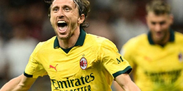 AC米兰2-0博洛尼亚，莫德里奇建功，领跑意甲积分榜