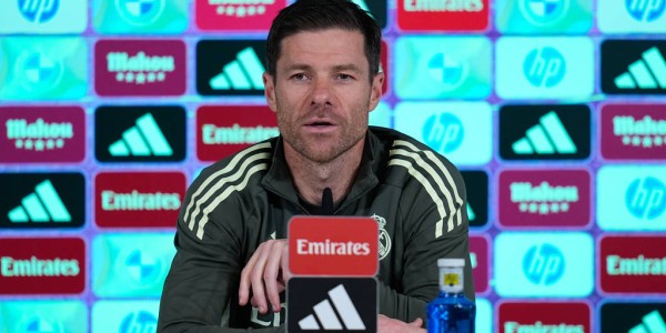 卡西：舆论对阿隆索不公平 皇马现在又不是落后巴萨12分